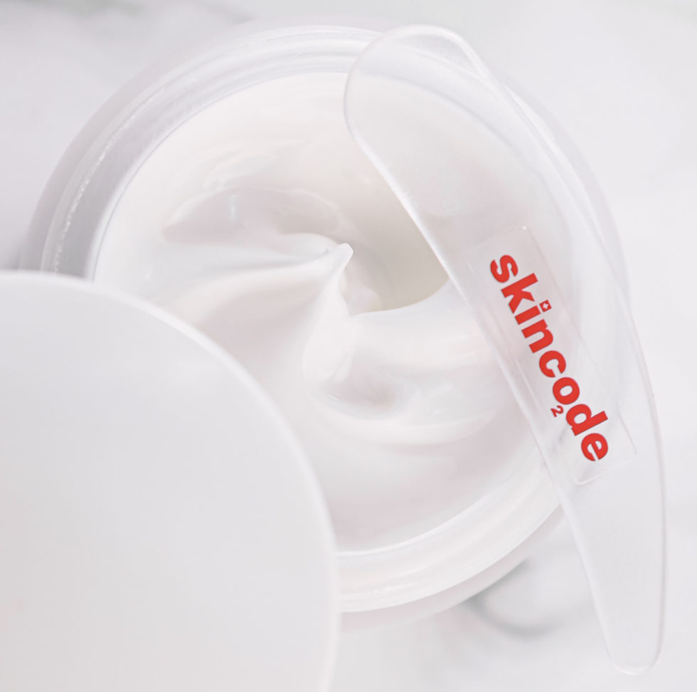 Revitalizing eye contour cream - Image 6